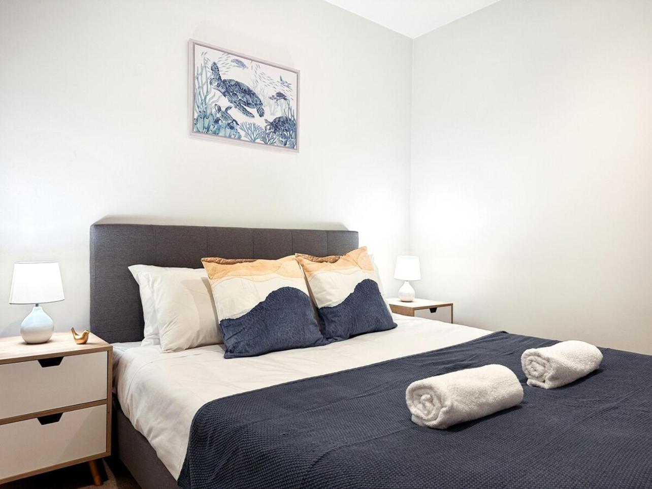 Stunning Courtyard 2br1ba North Melbourneparking Apartment Melbourne