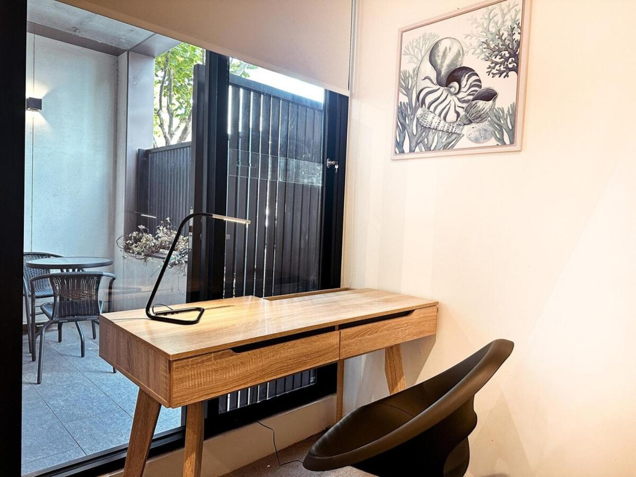 Stunning Courtyard 2br1ba North Melbourneparking * Melbourne