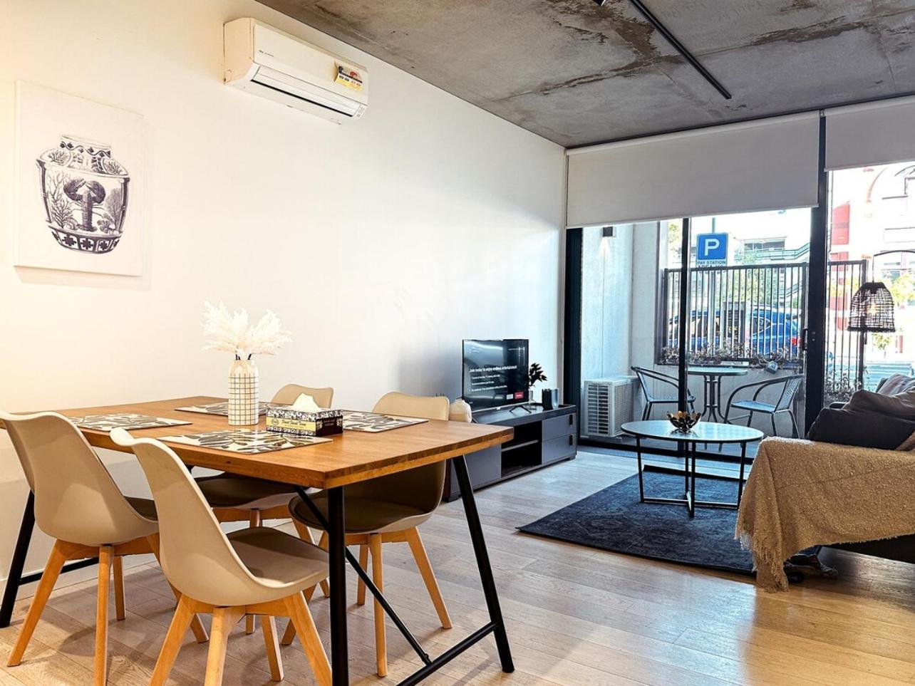 Stunning Courtyard 2br1ba North Melbourneparking