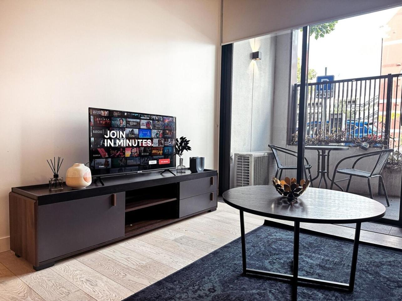 Apartment Stunning Courtyard 2br1ba North Melbourneparking *
