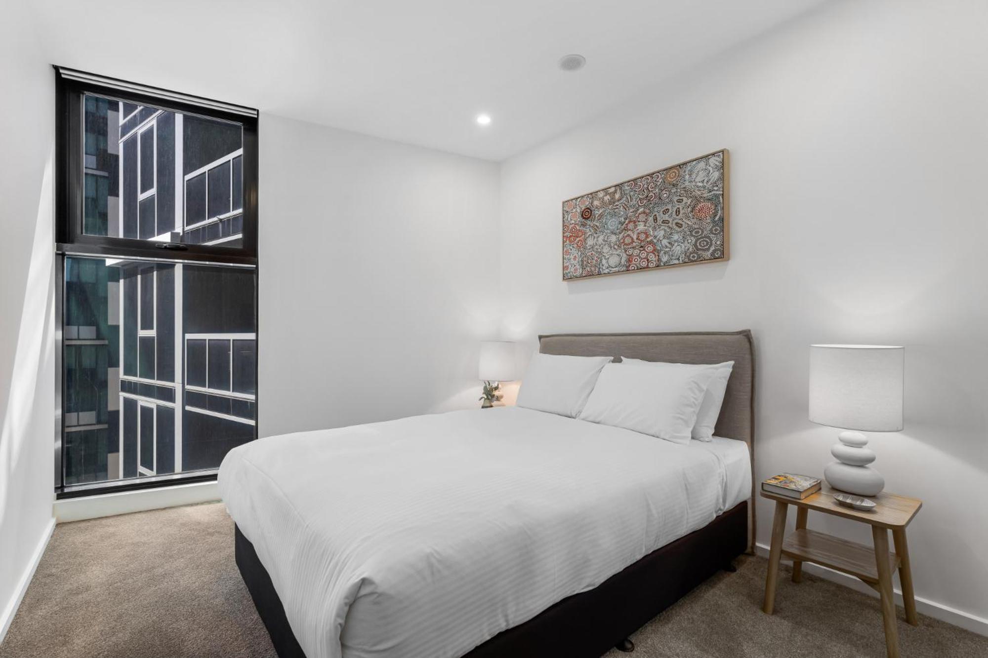 Apartment Remarkable 3-bed With Views & Swimming Pool Melbourne