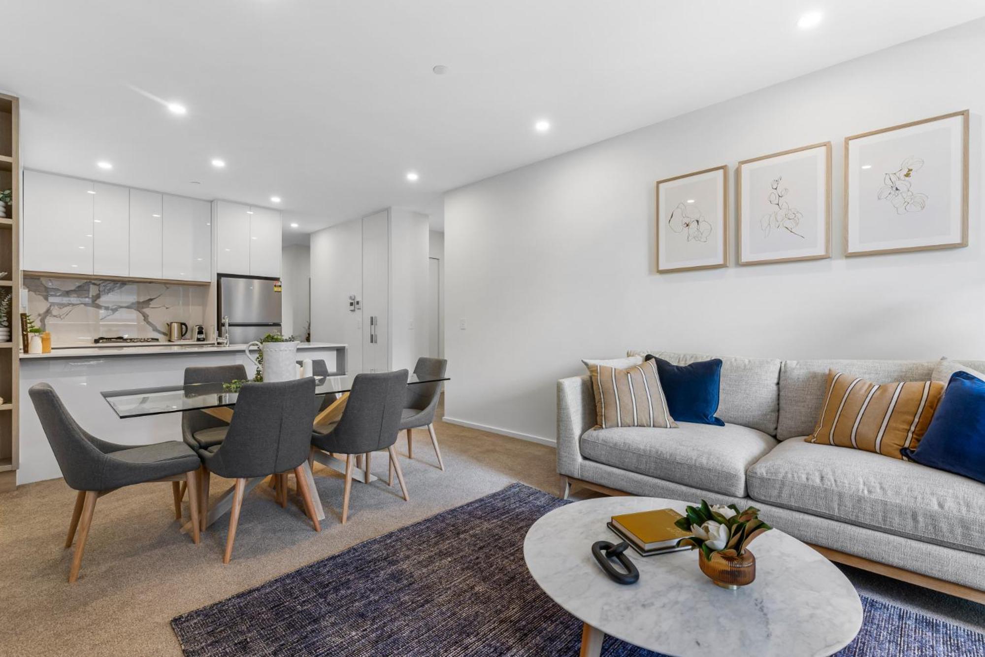 Remarkable 3-bed With Views & Swimming Pool * Melbourne