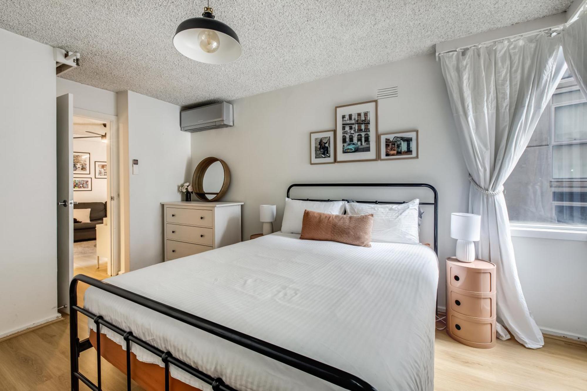 Apartment Style - Steps To Emporium &