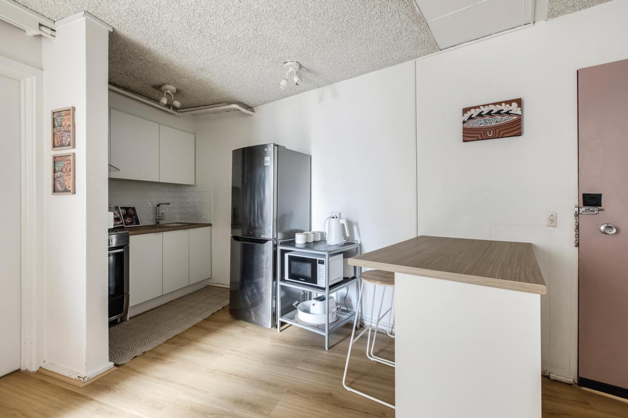 Style - Steps To Emporium & Apartment *