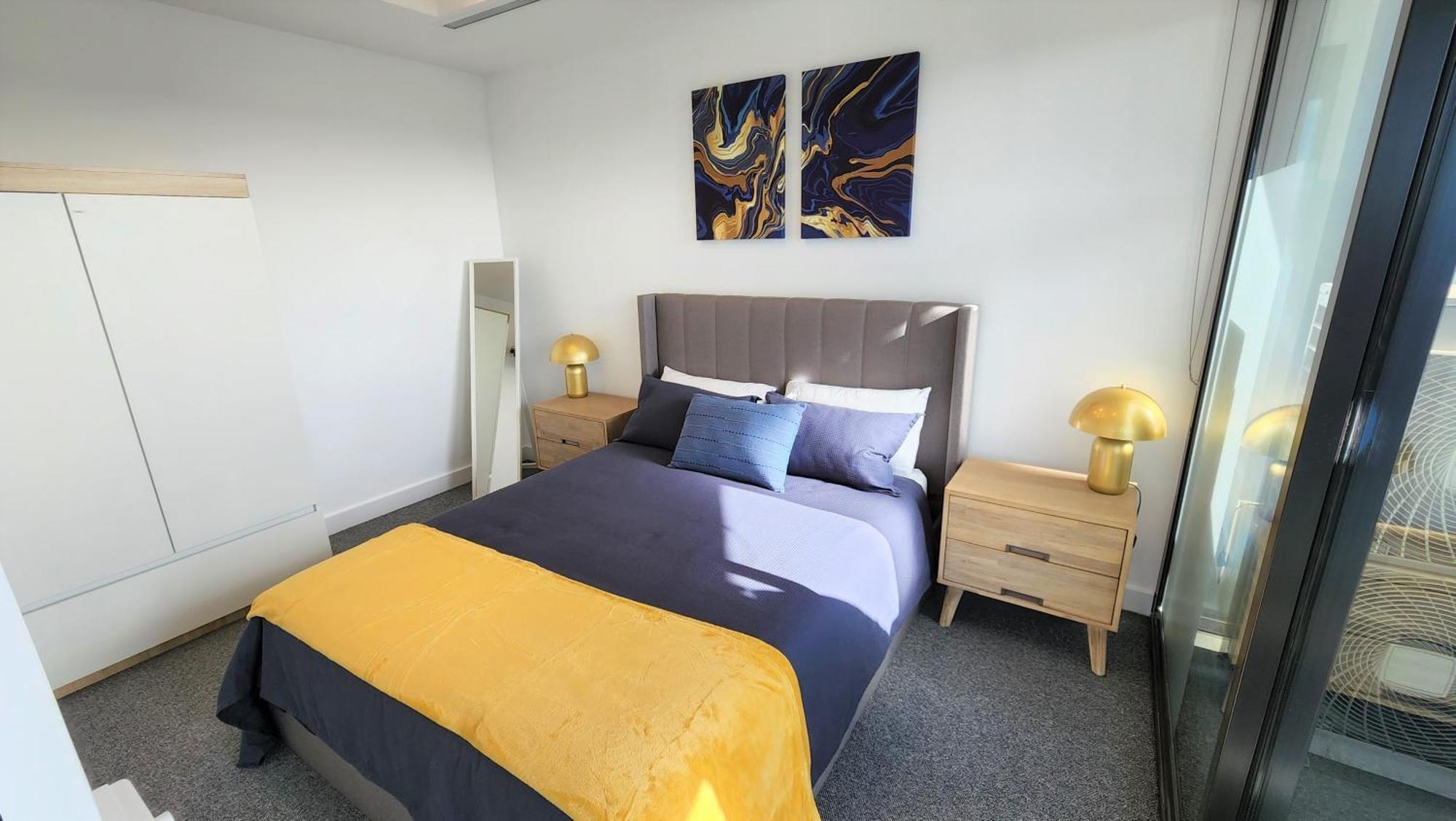 Sky-high South Yarra Luxury 2 Bed Sleeping Up To 4 Melbourne