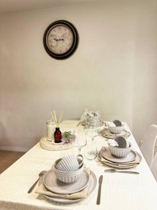 Fc104 -1 Bath 2 Bedroom Modern Oasis With, Pool & Gym