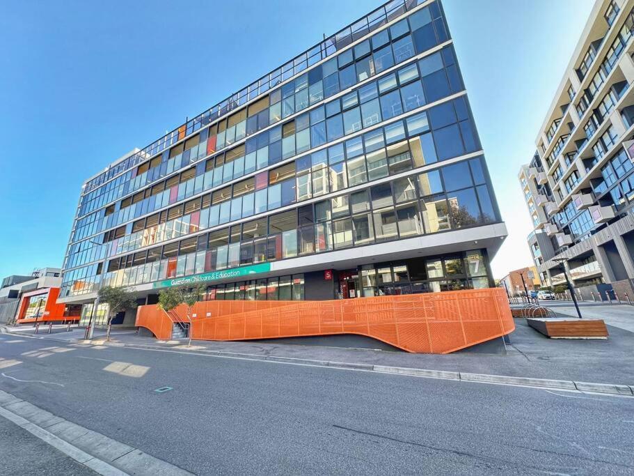 Fc104 -1 Bath 2 Bedroom Modern Oasis With, Pool & Gym