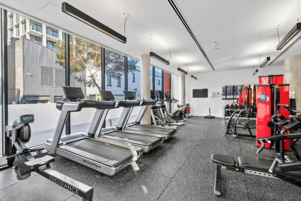 Apartment Fc104 -1 Bath 2 Bedroom Modern Oasis With, Pool & Gym Melbourne