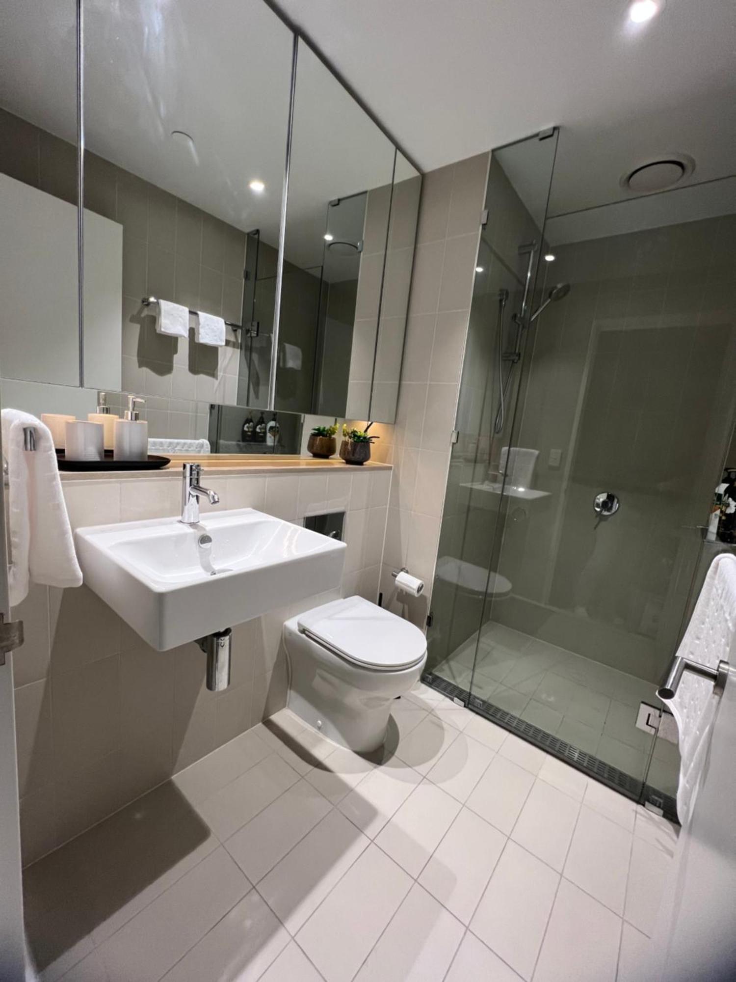 Free Parking Brand New 1br Waterfront Docklands Awesome View * Melbourne