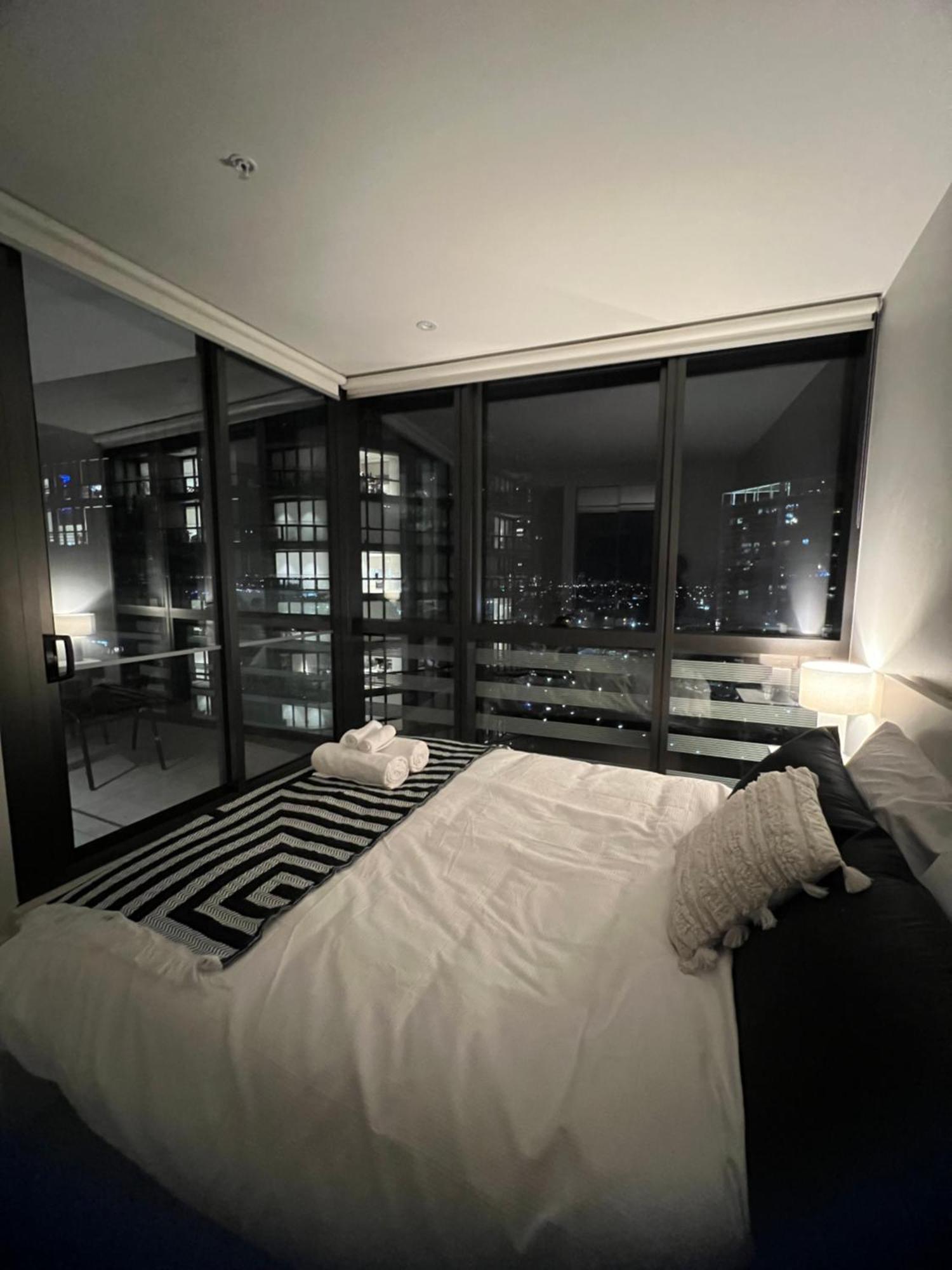 Free Parking Brand New 1br Waterfront Docklands Awesome View Apartment Melbourne