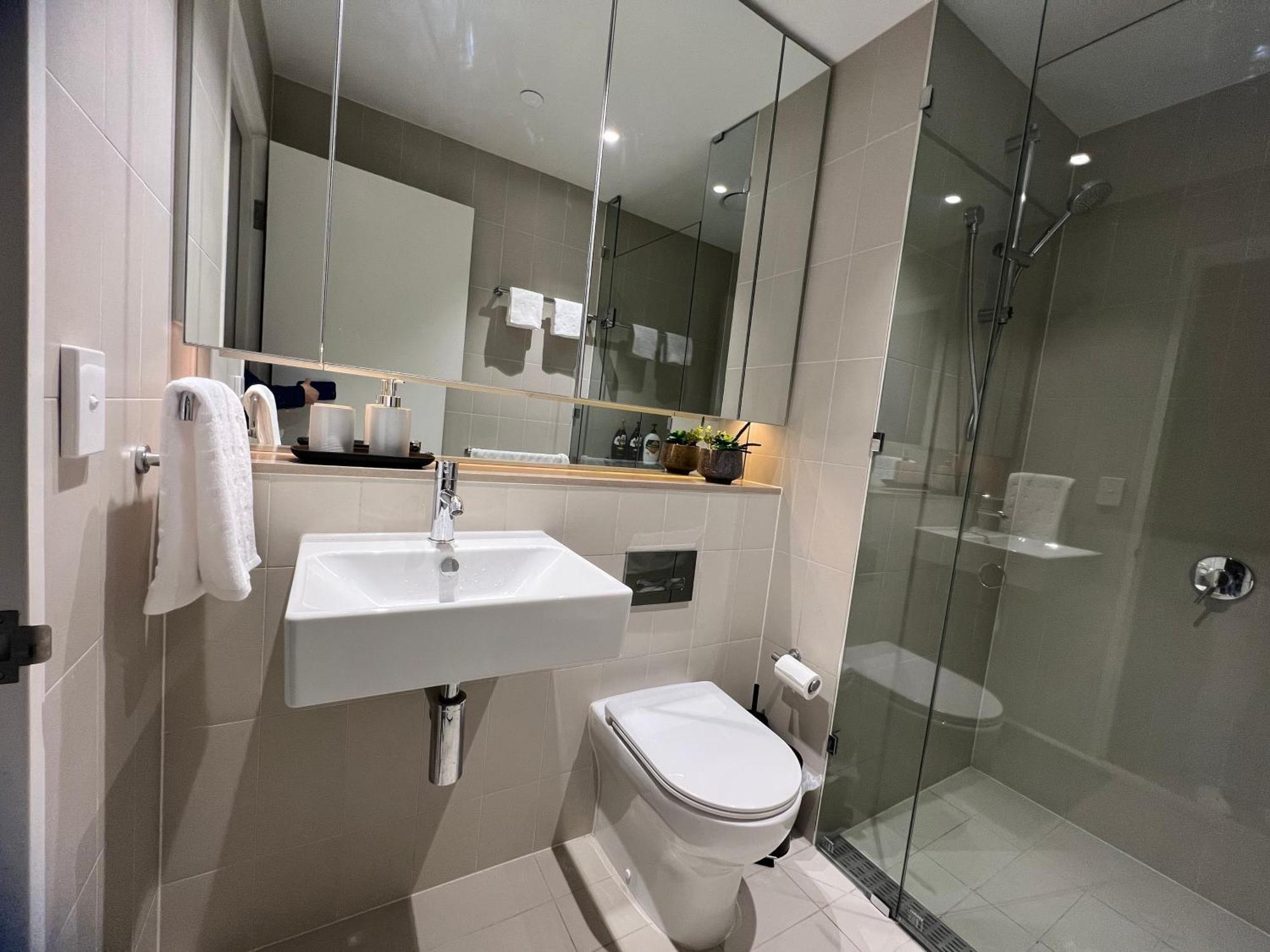 Apartment Free Parking Brand New 1br Waterfront Docklands Awesome View *