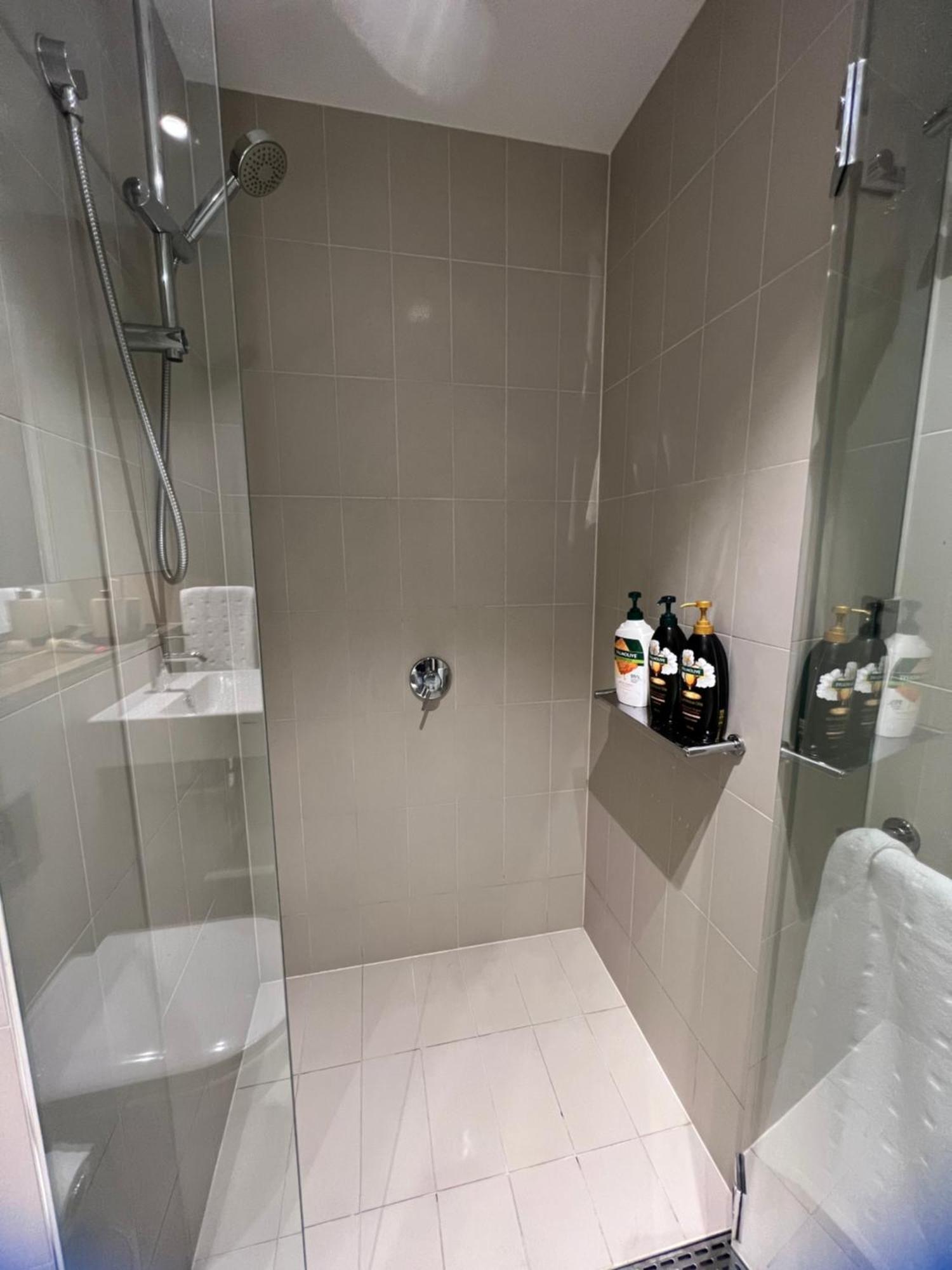 Apartment Free Parking Brand New 1br Waterfront Docklands Awesome View Melbourne