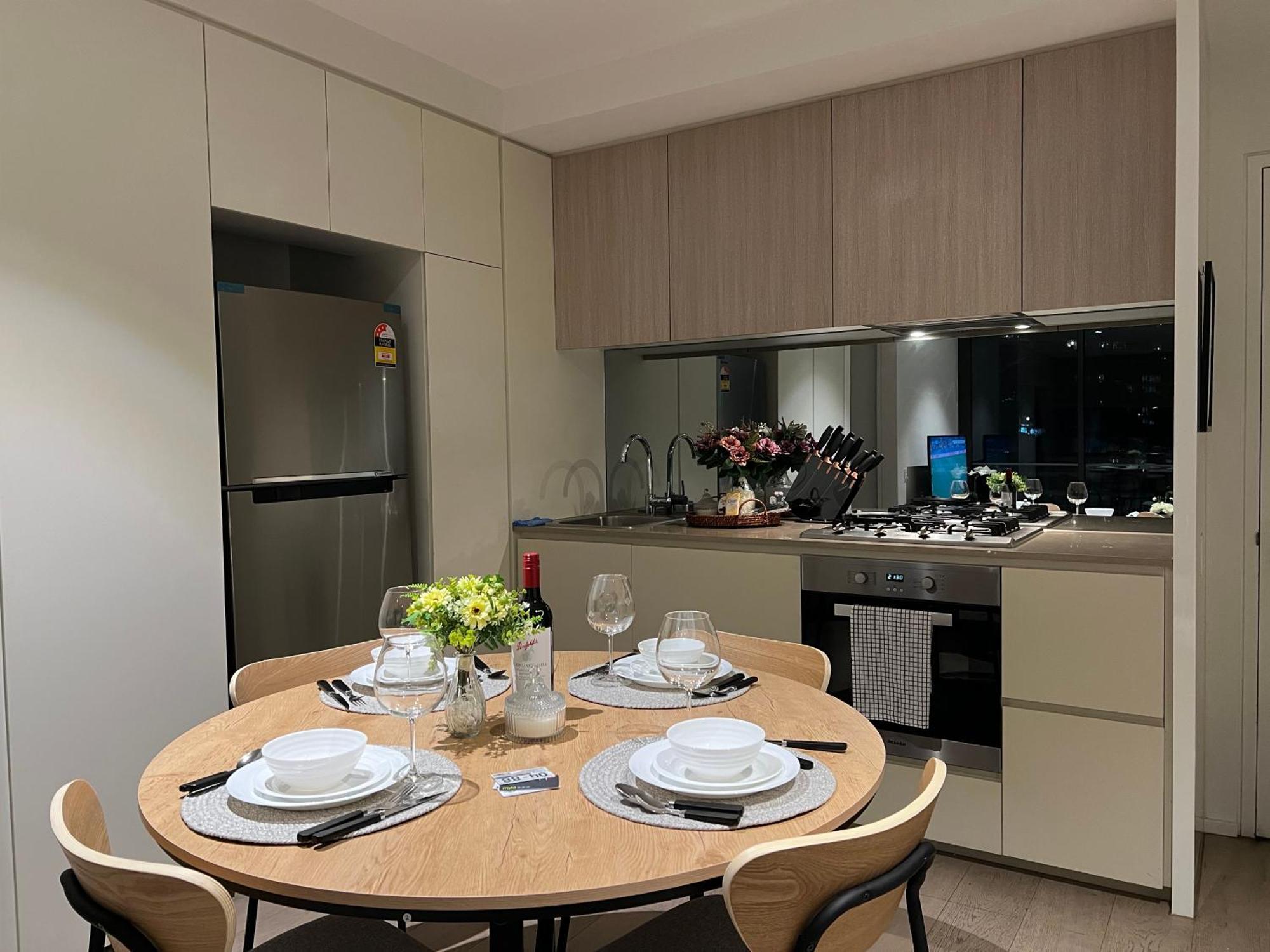 Free Parking Brand New 1br Waterfront Docklands Awesome View