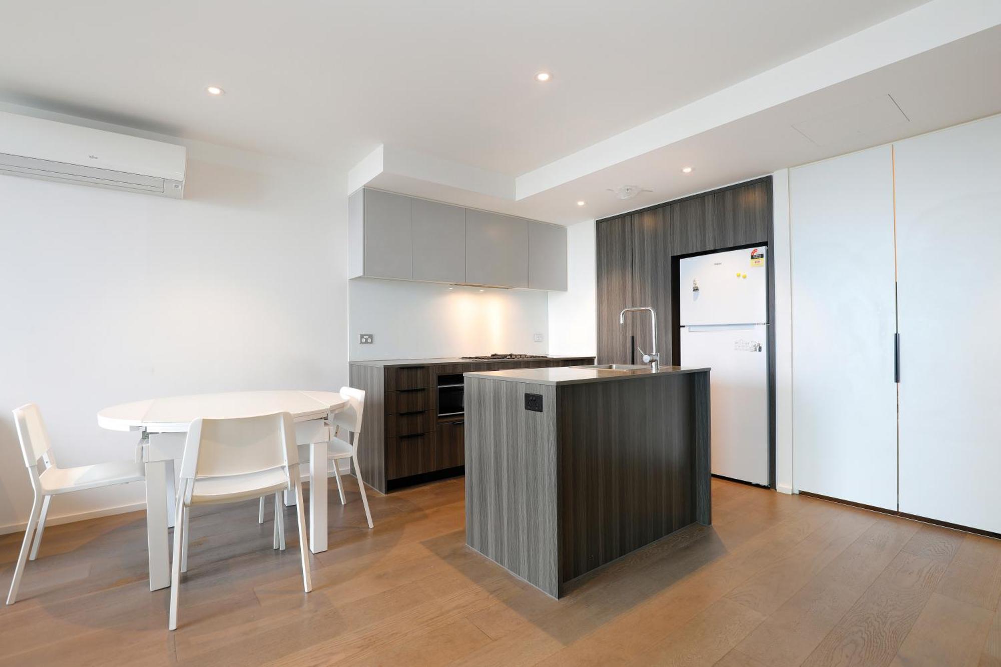 Rest Collection On Collins Docklands Apartment