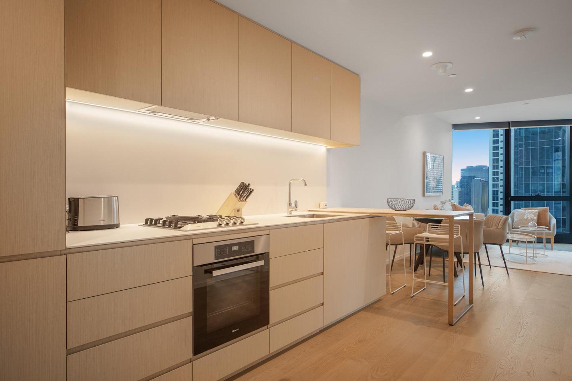 Sophisticated 2-bed With Striking Views