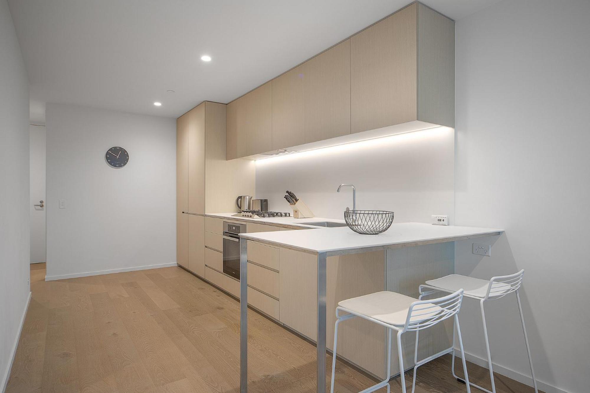 Sophisticated 2-bed With Striking Views Apartment