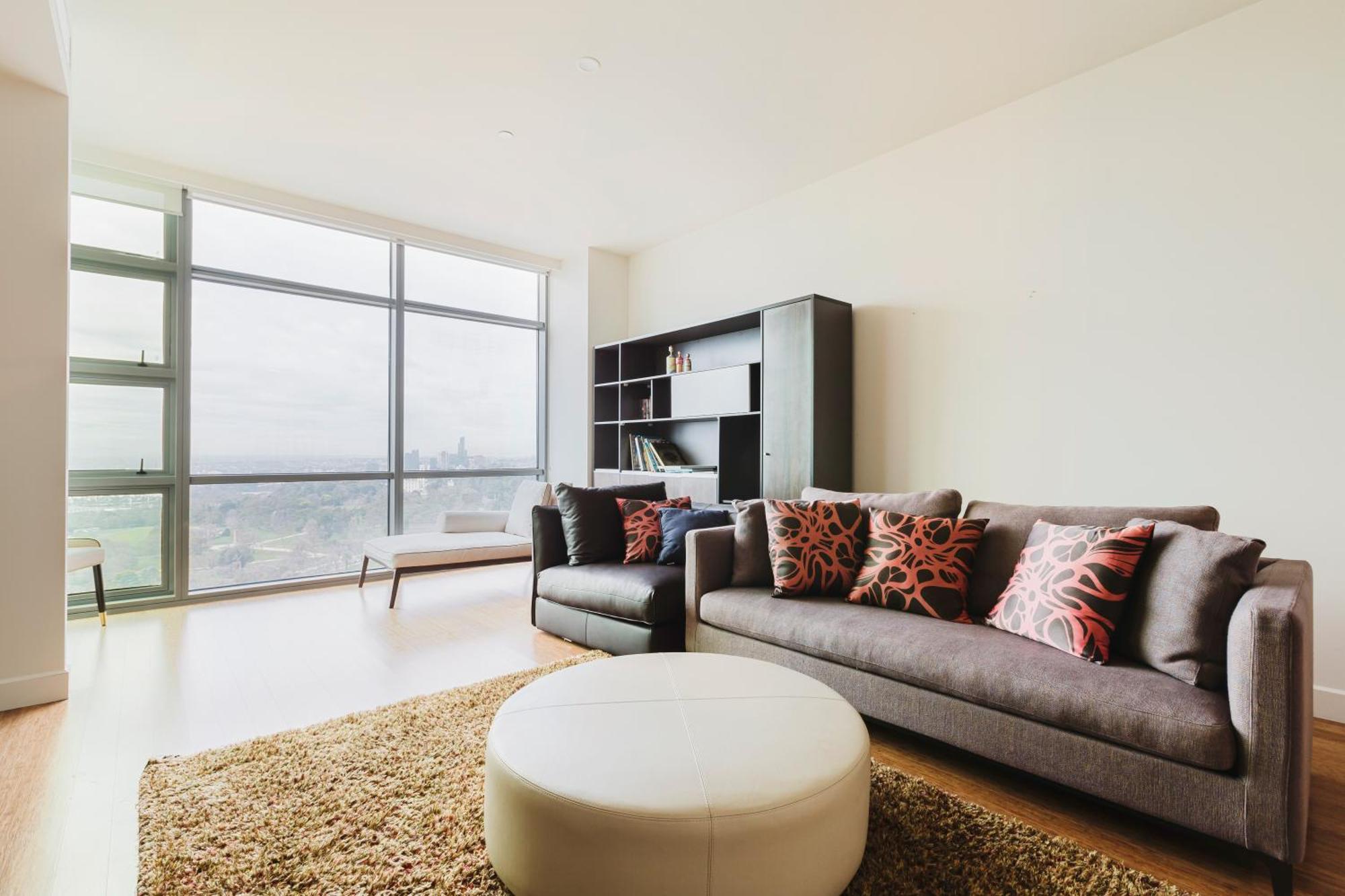 Luxurious Enormous 5brm Penthouse Apartment *