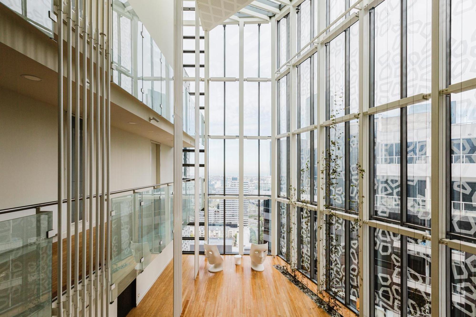 Luxurious Enormous 5brm Penthouse Apartment