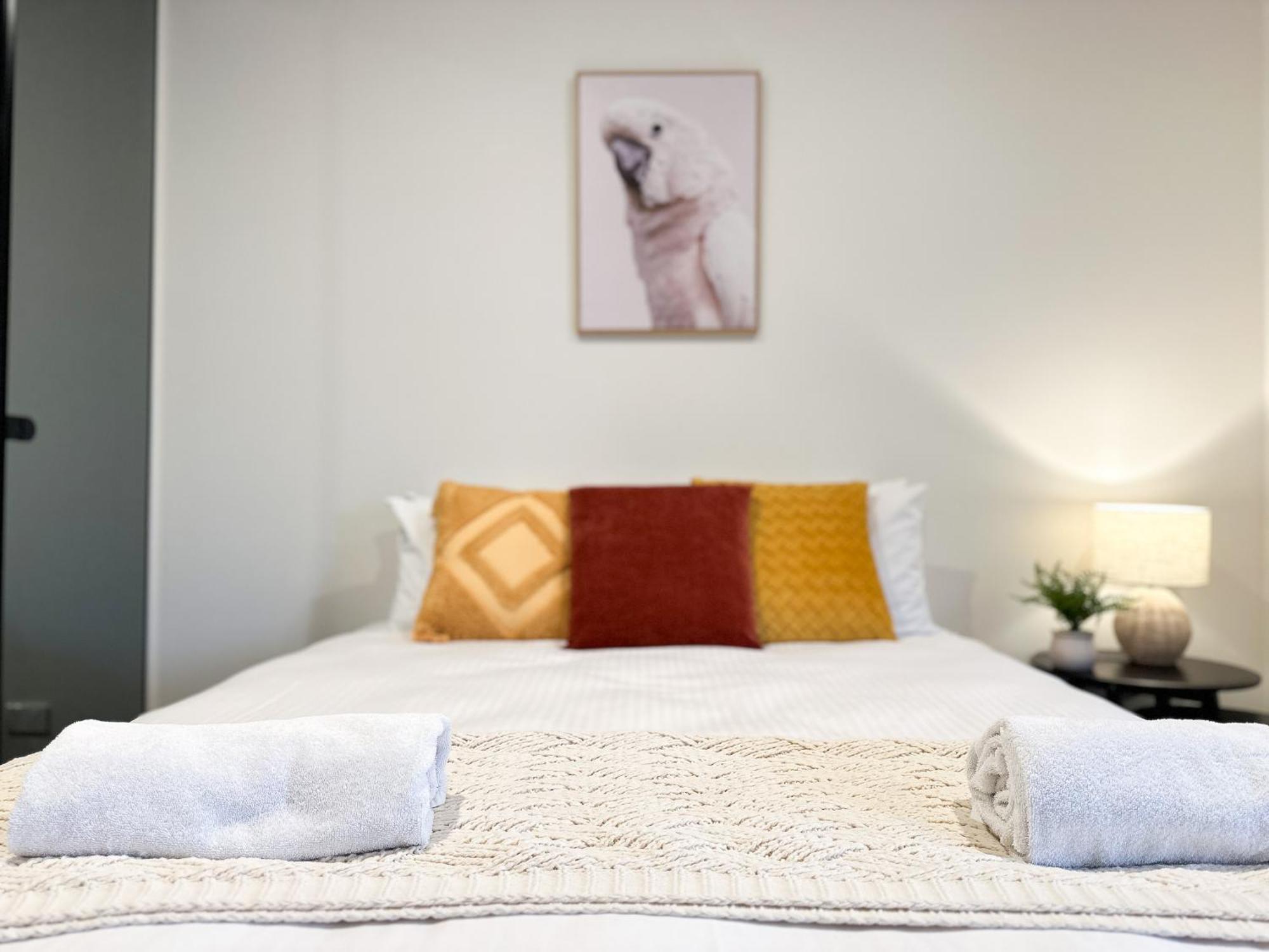 Apartment Exhibition Retreat On Chinatown Bourke St *