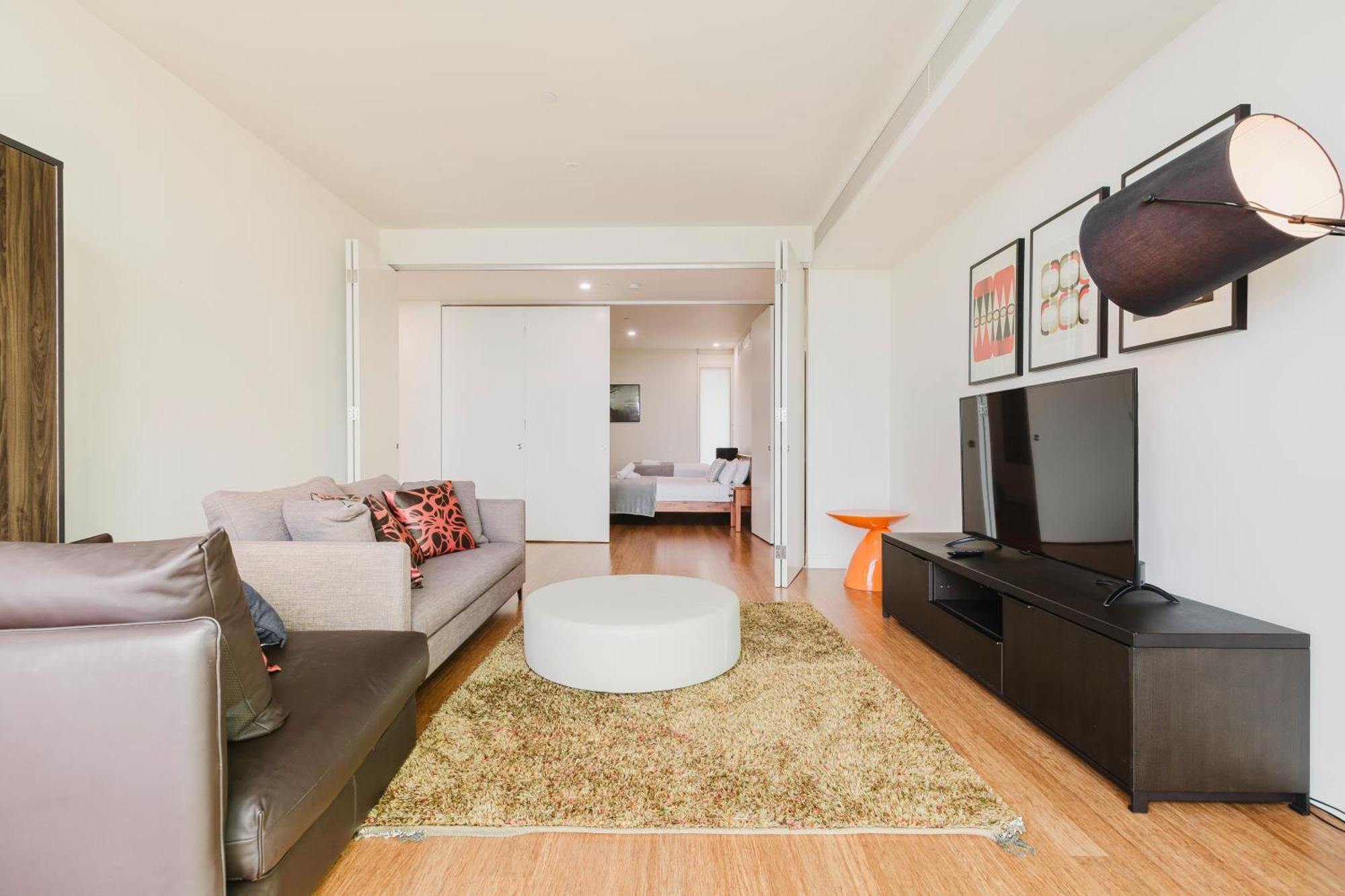 Luxurious Enormous 5brm Penthouse Apartment Melbourne