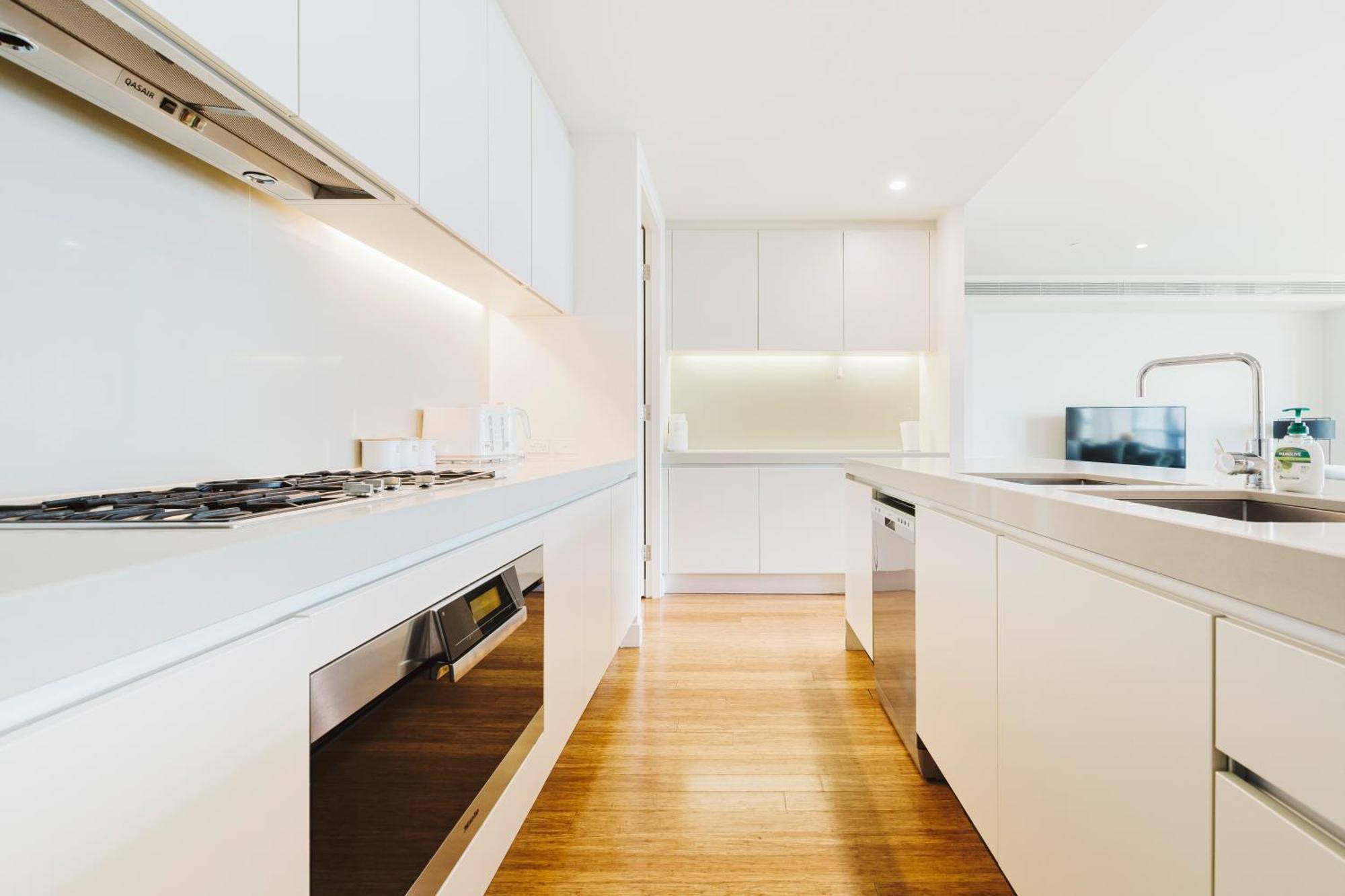 Luxurious Enormous 5brm Penthouse Apartment Melbourne