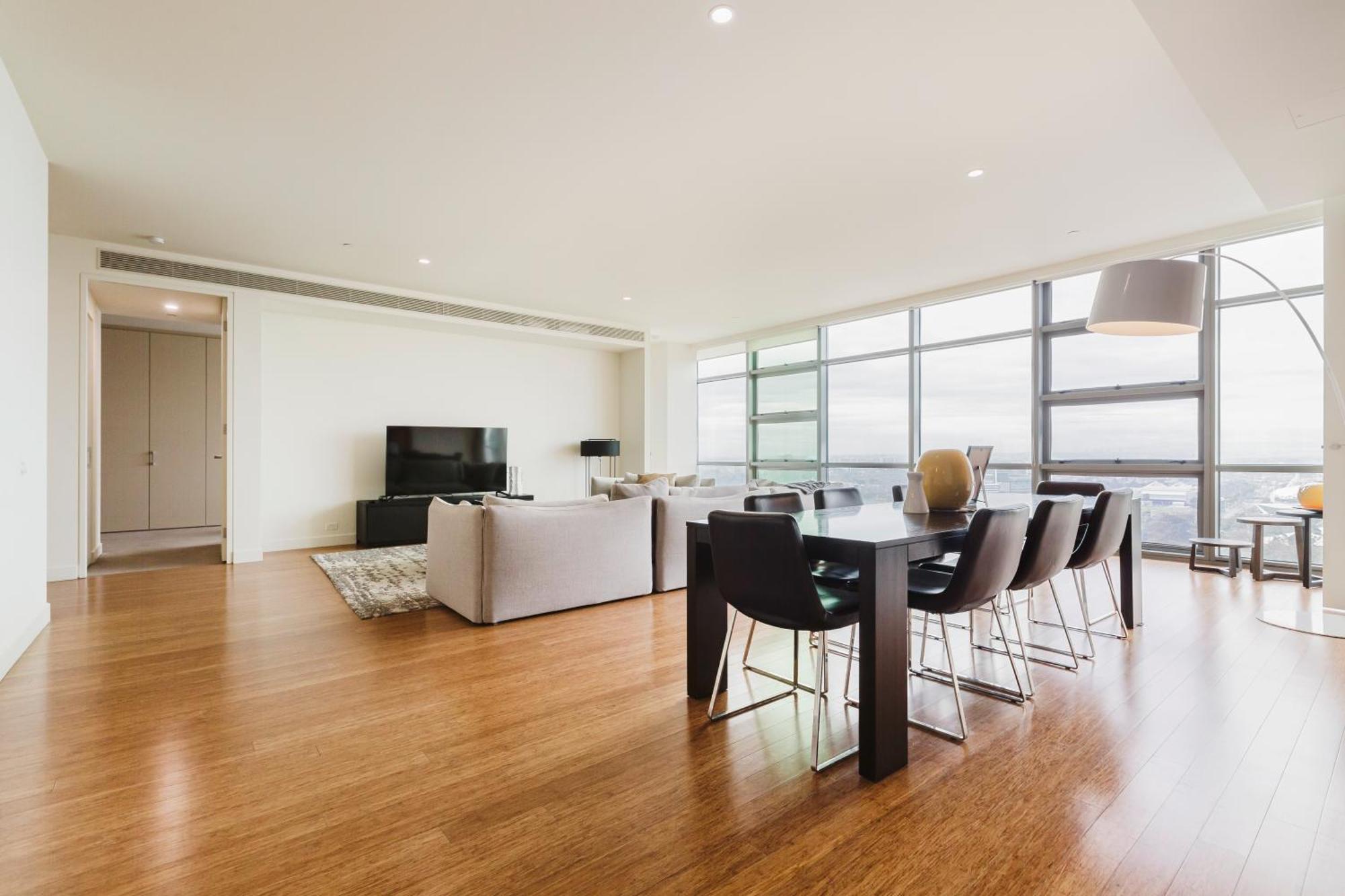 Luxurious Enormous 5brm Penthouse Apartment
