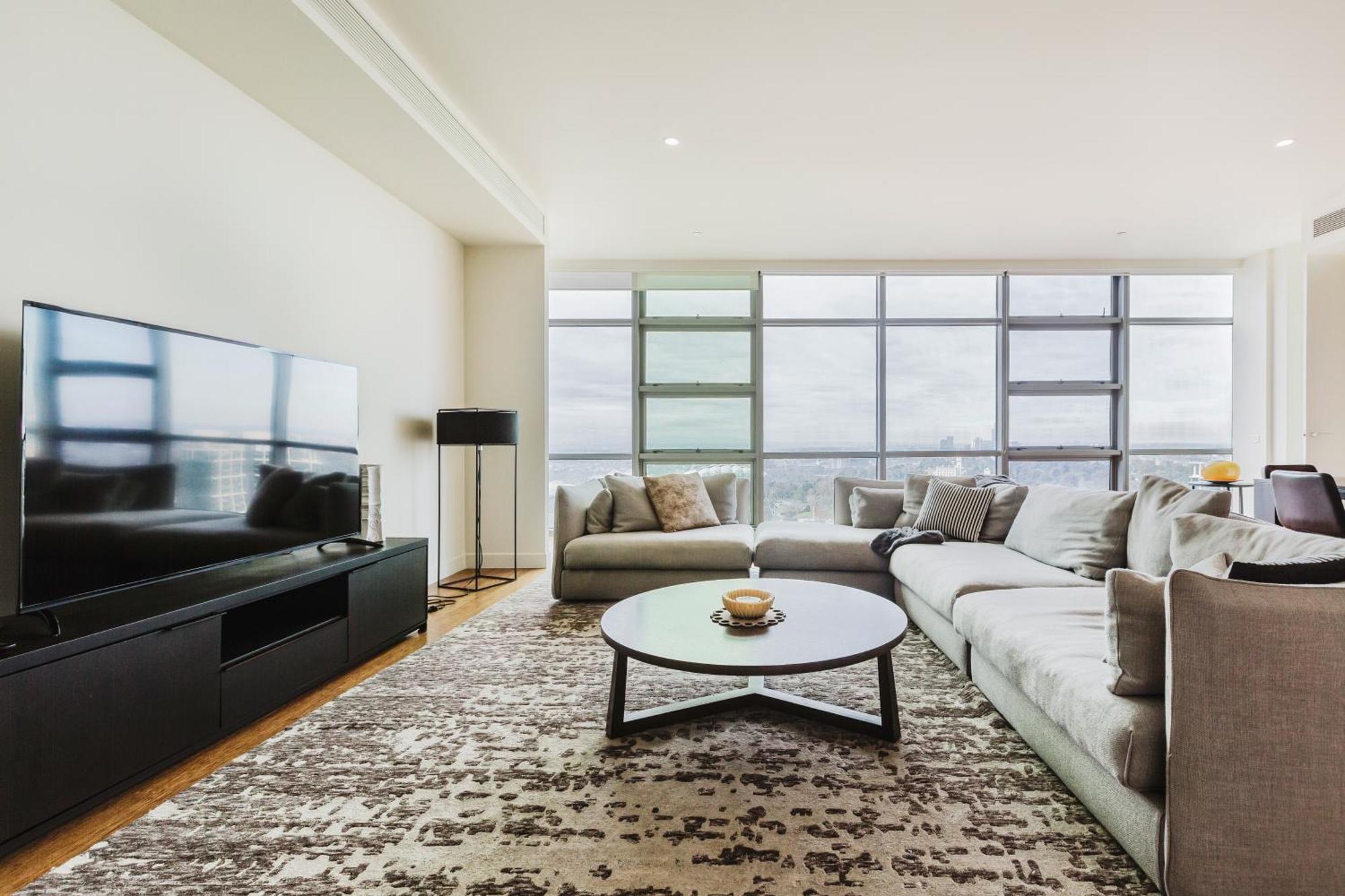 Luxurious Enormous 5brm Penthouse Apartment *