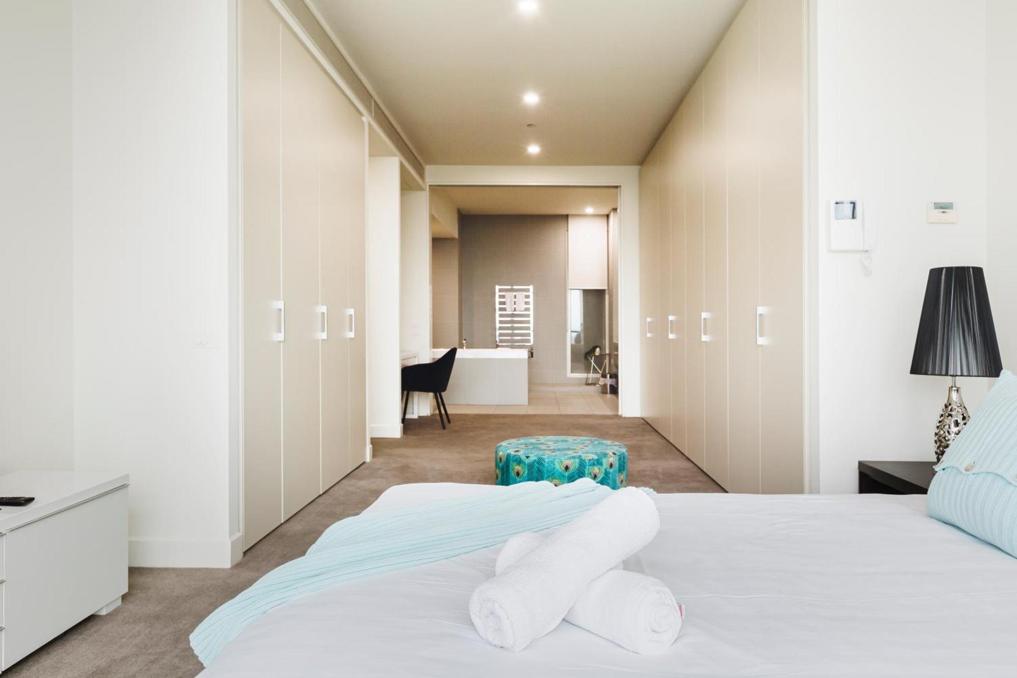 Apartment Luxurious Enormous 5brm Penthouse Melbourne