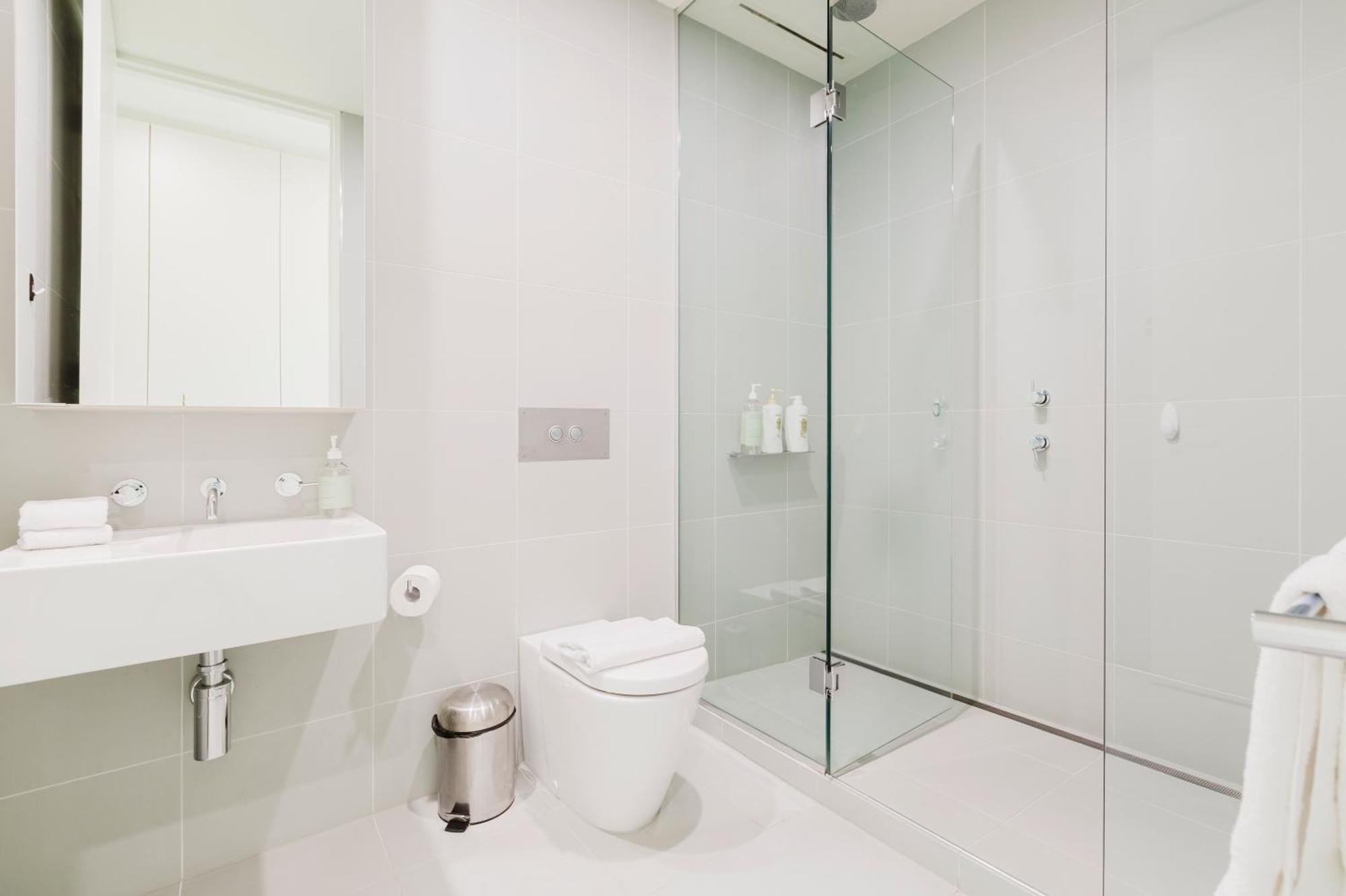 Luxurious Enormous 5brm Penthouse Apartment Melbourne