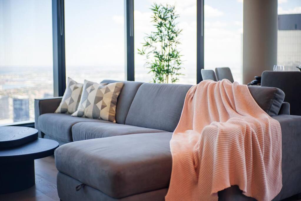 3bbr With Fantastic Cbd View Tf7507new Apartment Melbourne
