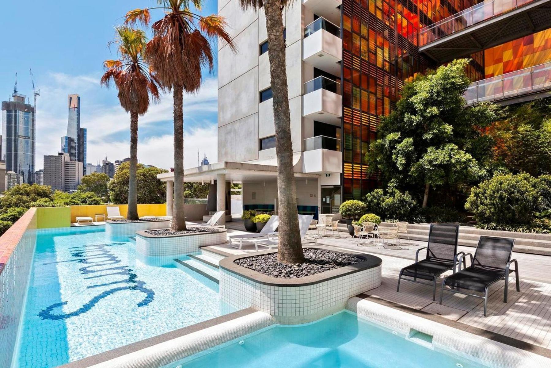 Complete Host Sunday Apartment Melbourne