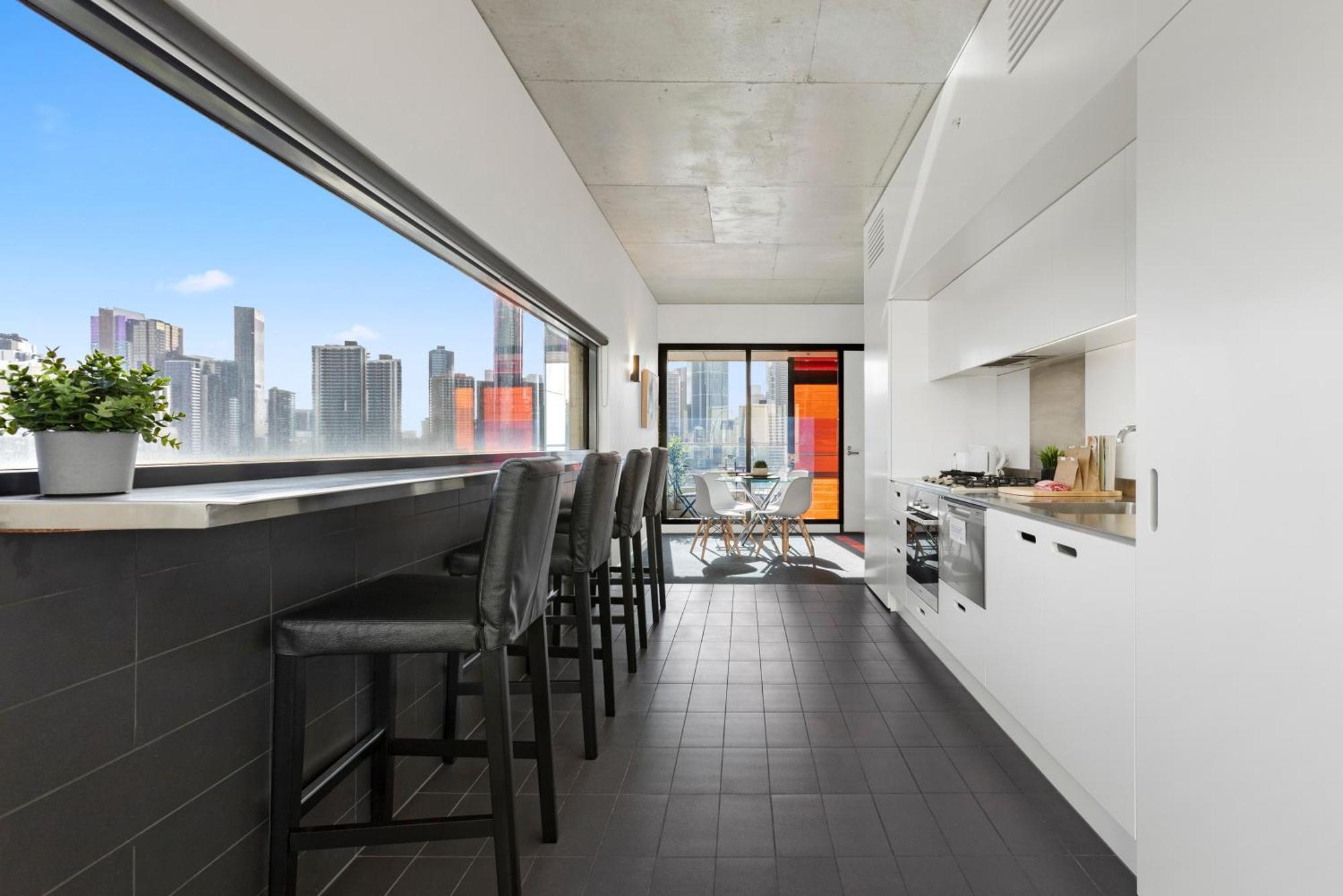 Complete Host Sunday Apartment Melbourne