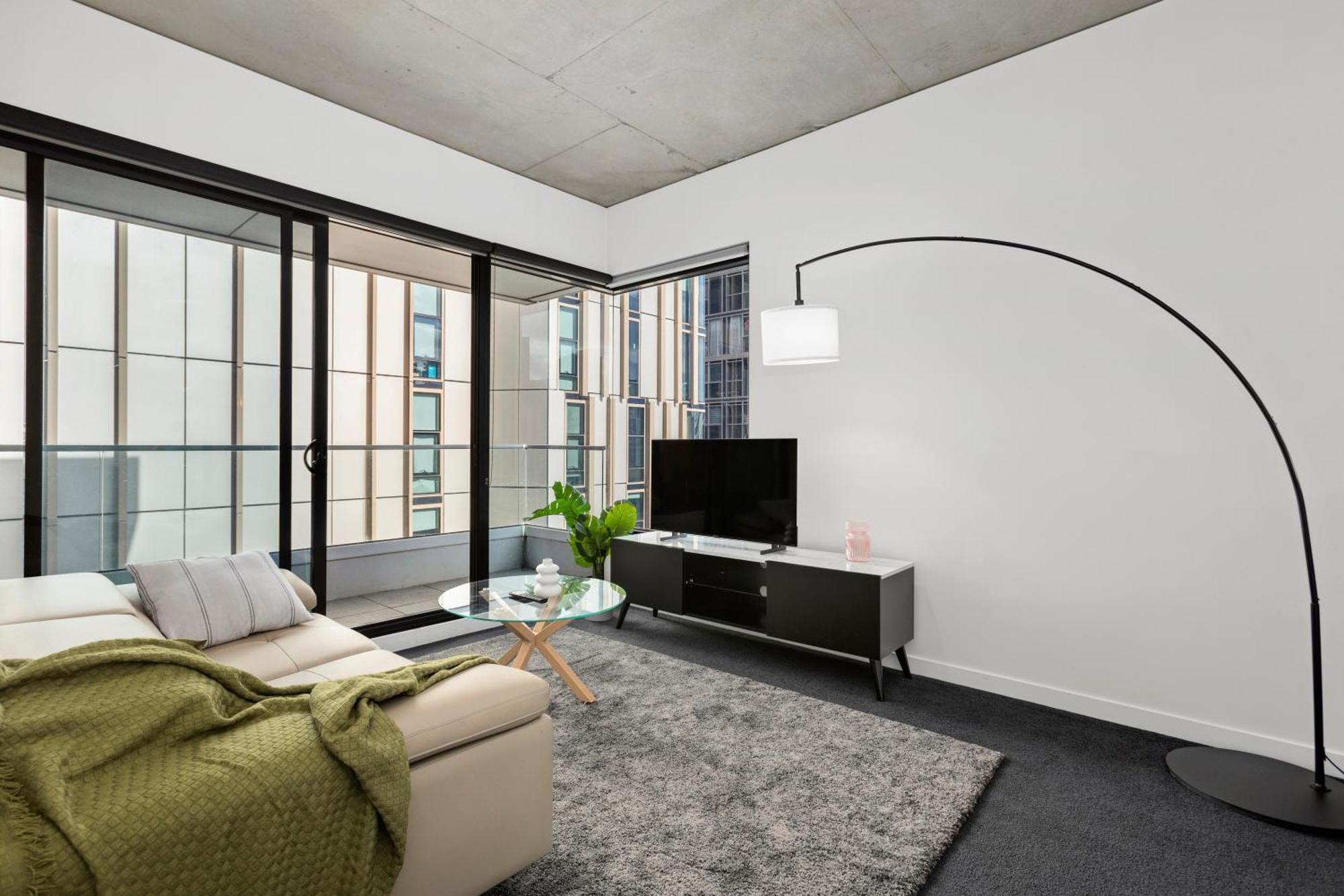 Complete Host Sunday * Melbourne
