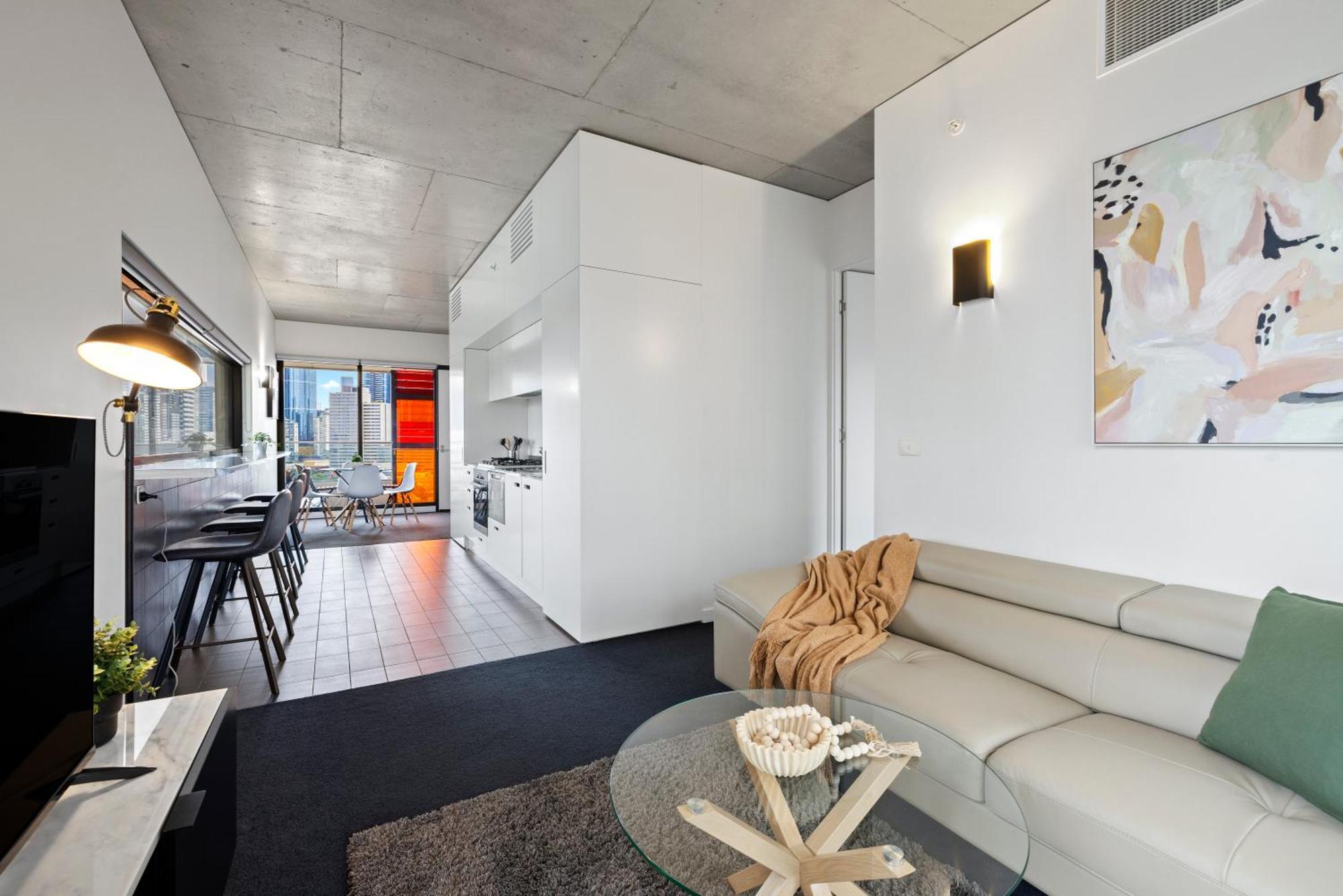 Complete Host Sunday Apartment *