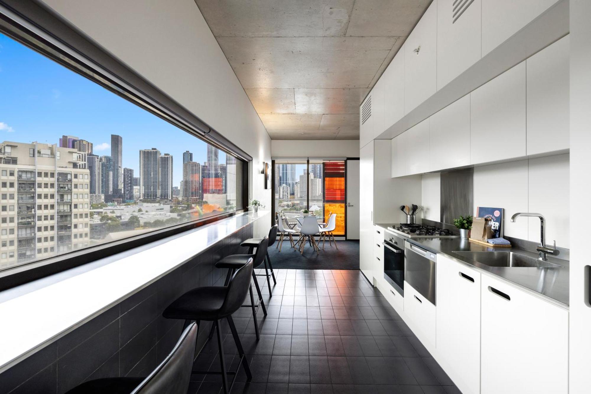 Complete Host Sunday Apartment *