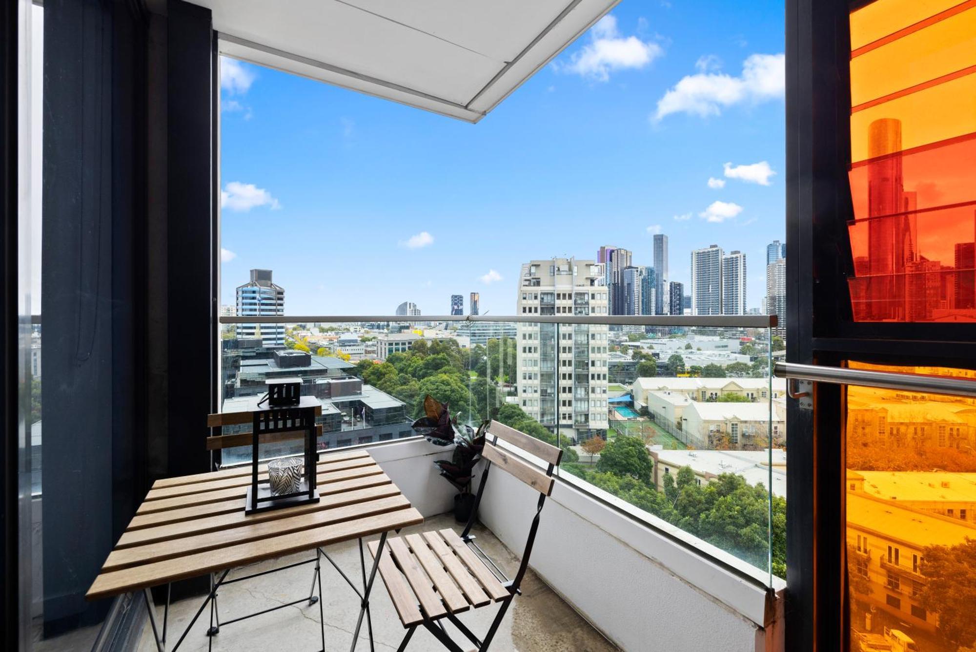 Complete Host Sunday Melbourne