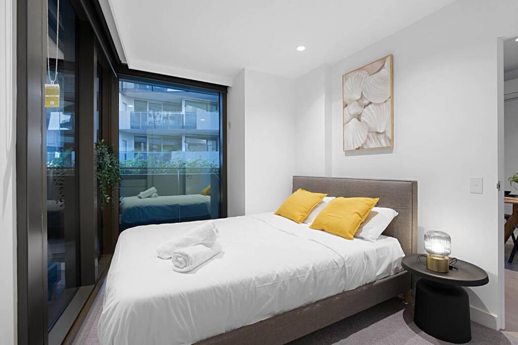 Graceful 2 Bed 2 Bath Near Cbd Tf704a24