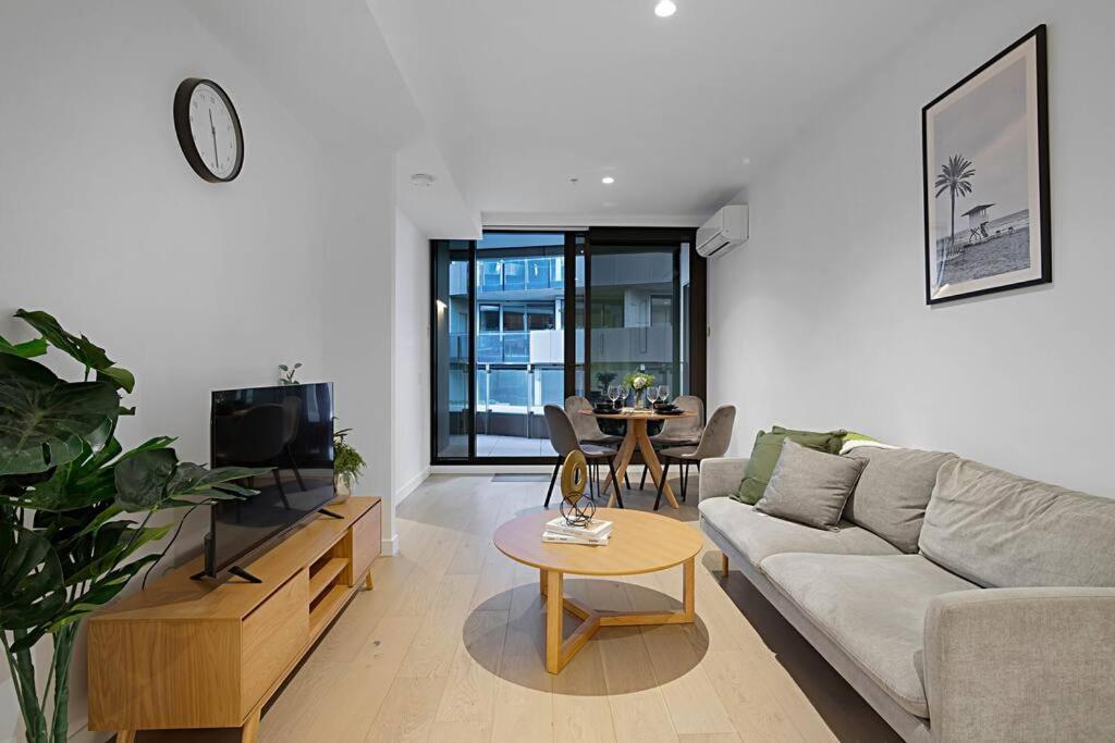 Graceful 2 Bed 2 Bath Near Cbd Tf704a24
