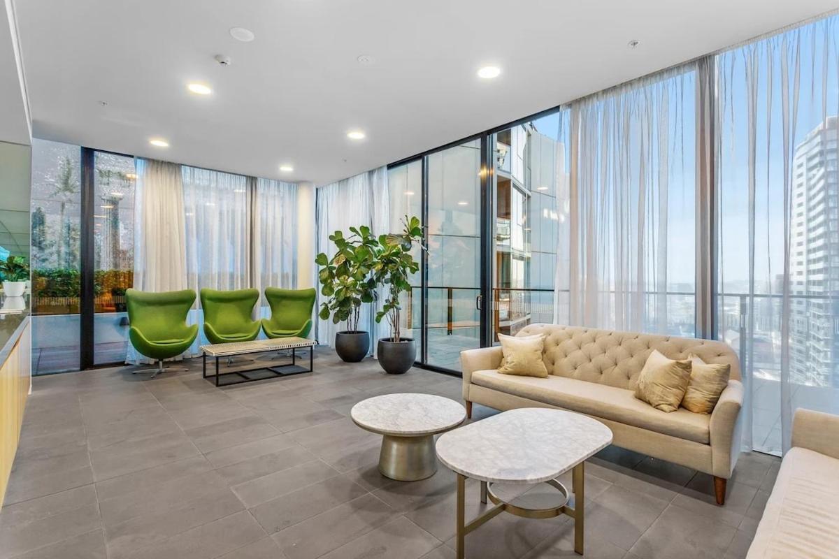 Luxe 2br Retreat Pool Gym & Parking South Yarra * Melbourne