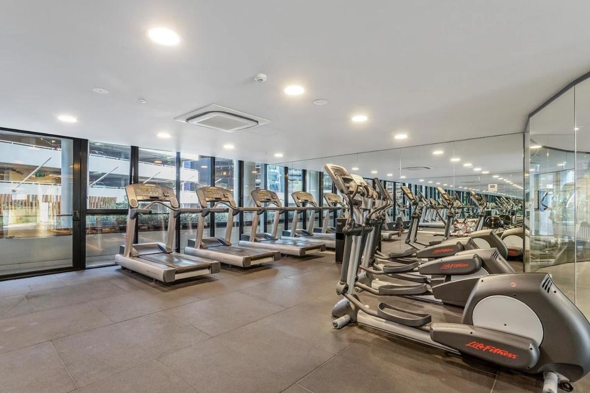 Luxe 2br Retreat Pool Gym & Parking South Yarra Melbourne