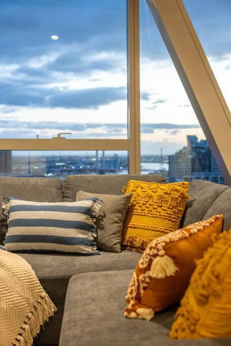 Apartment Harry-wsp Jawdropview 3b2b W Parking Near Skybus