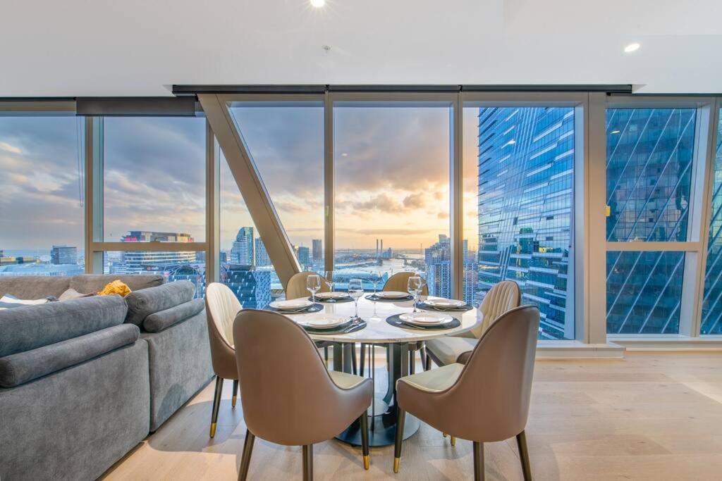 Harry-wsp Jawdropview 3b2b W Parking Near Skybus Apartment *