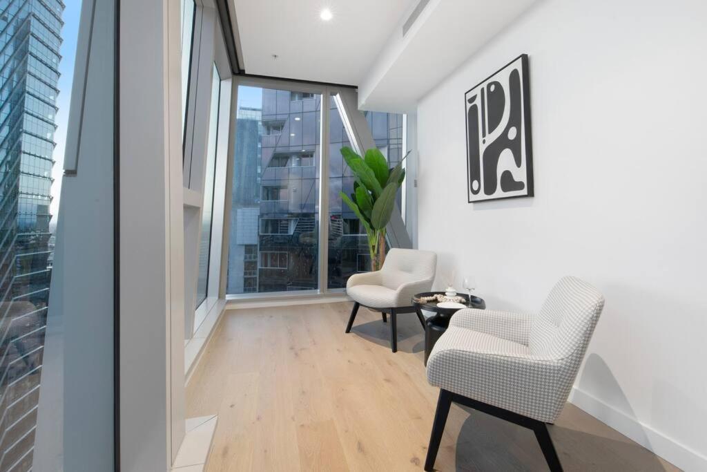 Harry-wsp Jawdropview 3b2b W Parking Near Skybus Apartment *