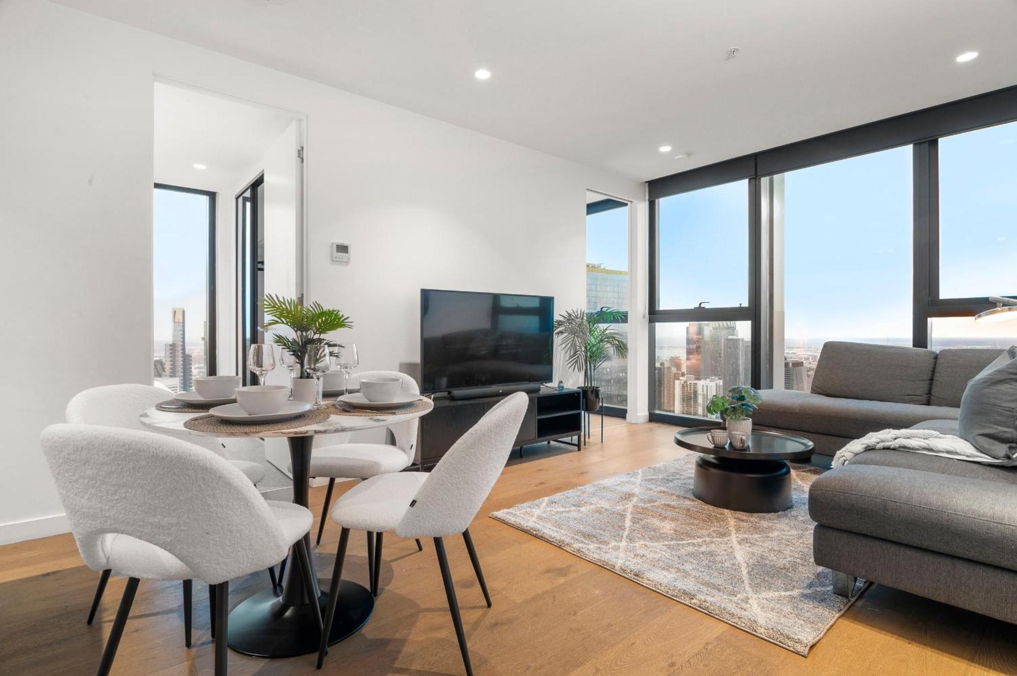 Gorgeous Views 70th Floor 3br With Pool And Gym Apartment Melbourne