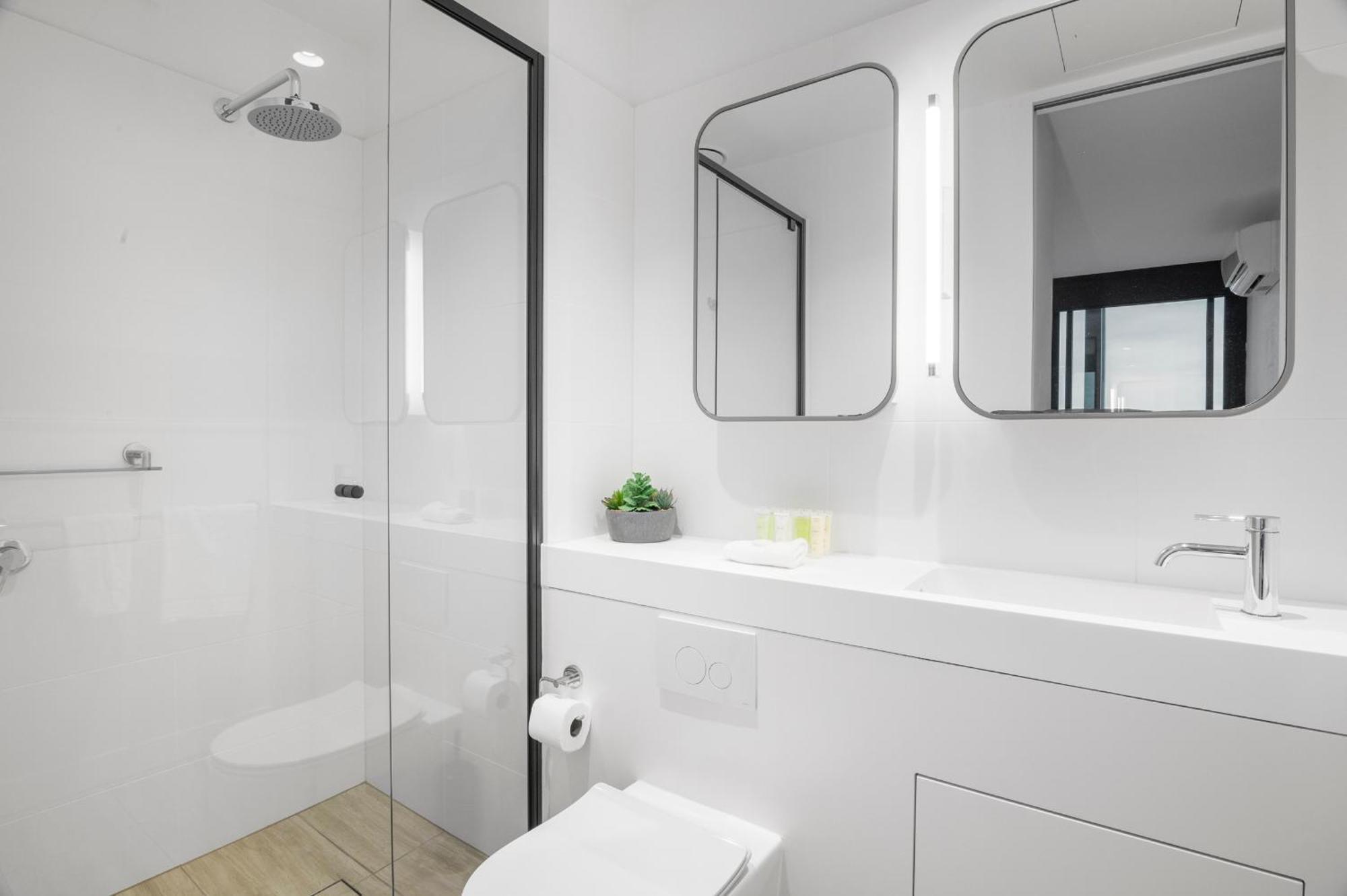 Gorgeous Views 70th Floor 3br With Pool And Gym Apartment Melbourne
