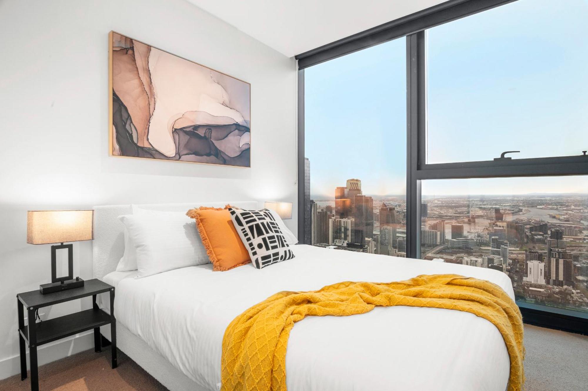 Gorgeous Views 70th Floor 3br With Pool And Gym Melbourne