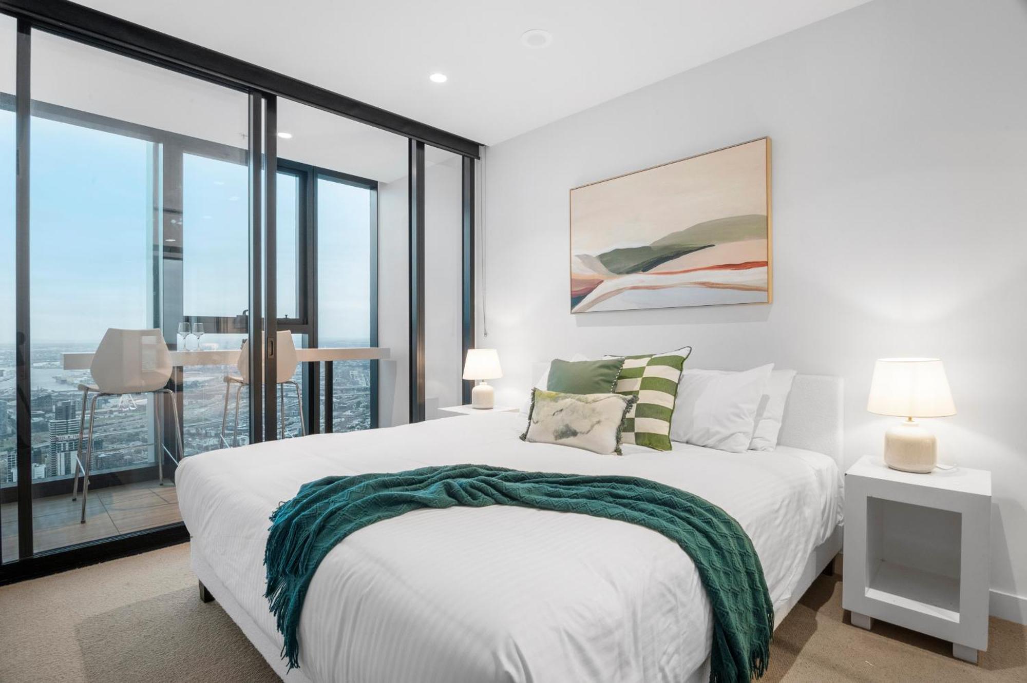 Gorgeous Views 70th Floor 3br With Pool And Gym * Melbourne