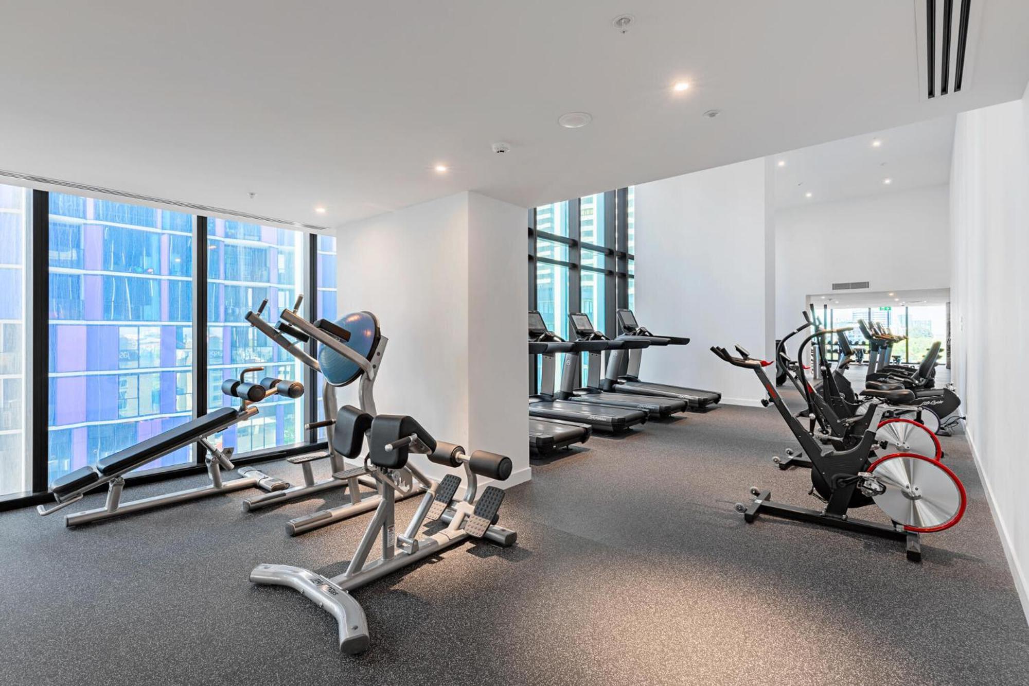 Gorgeous Views 70th Floor 3br With Pool And Gym Apartment Melbourne
