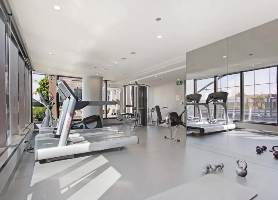 Royal Executive Living Grand Bayview Corporate Residency Melbourne