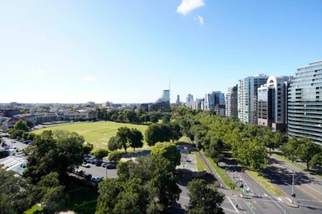 Royal Executive Living Grand Bayview Corporate Residency Melbourne